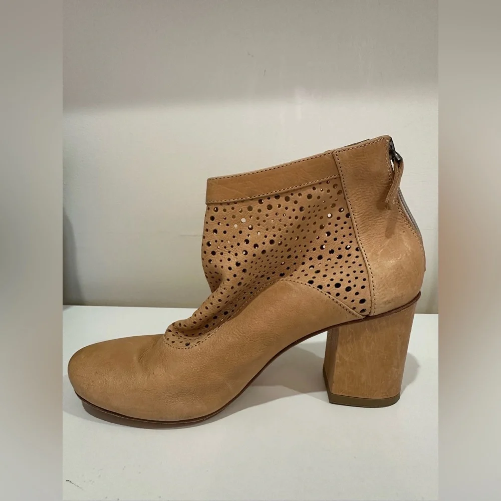 ANTHROPOLOGIE Latitude Femme “Sahara” Italian Leather Boots Women’s EU 37 US 6.5